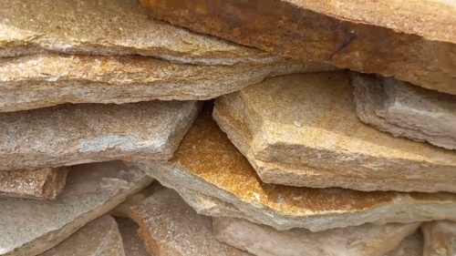 Плитняк златолит жёлтый золотистый для отмостки купить в Миассе