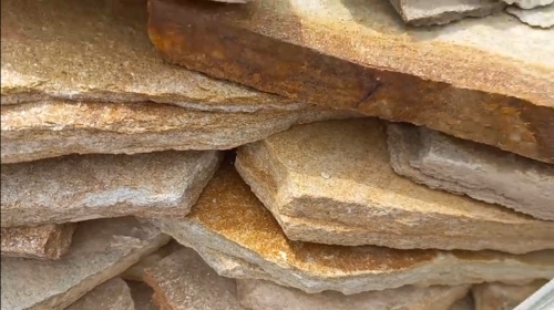 Плитняк златолит жёлтый золотистый для отмостки купить в Миассе