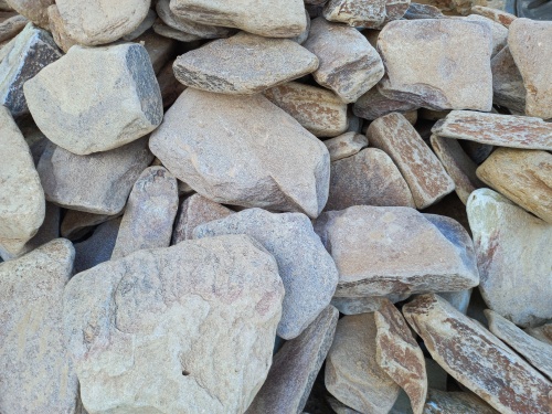 Златолит жёлтый, жёлто-зелёный глыбки и валуны для ланшафтного дизайна купить в Миассе