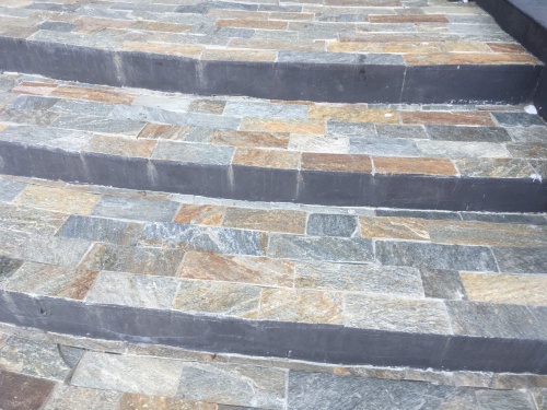 Плитка из Златолита Уральского для лестницы купить в Миассе