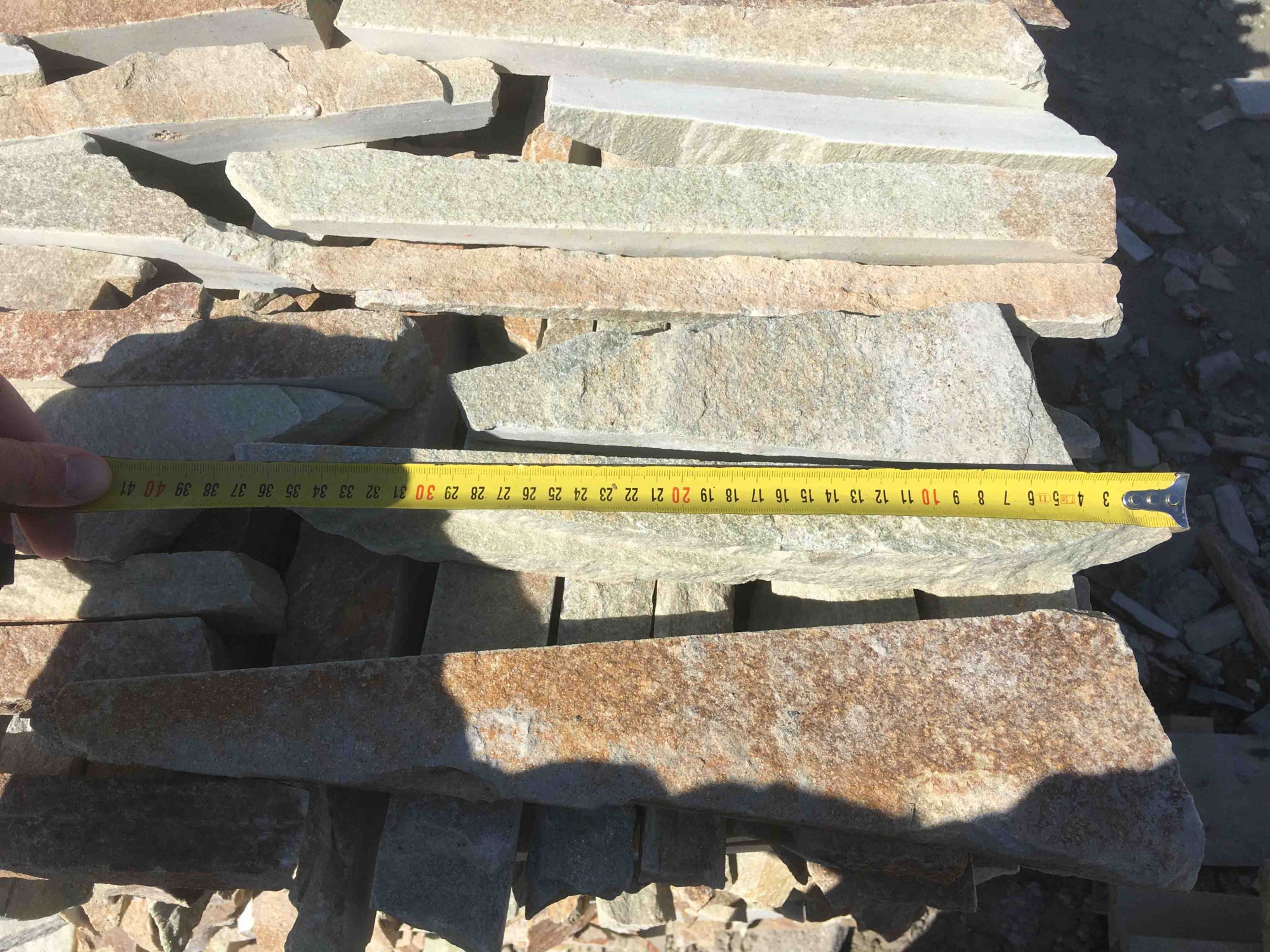 Горбушка златолит золотистый для облицовки купить в Миассе