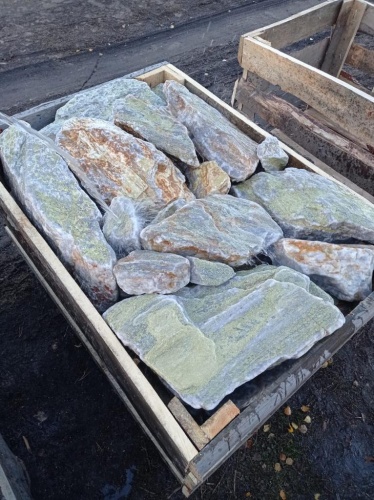 Златолит жёлтый, жёлто-зелёный глыбки и валуны для ланшафтного дизайна купить в Миассе
