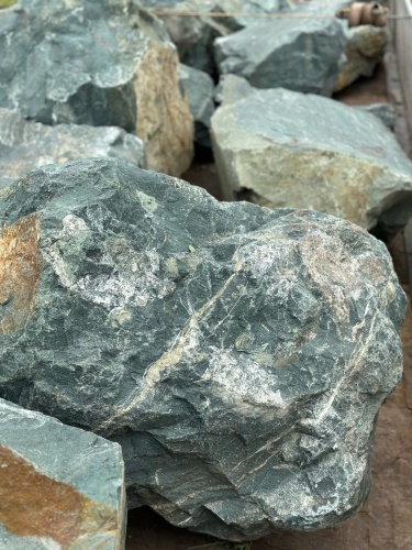 Камни для ландшафтного дизайна зелёные 10-60 килограмм купить в Миассе