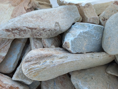 Златолит жёлтый, жёлто-зелёный глыбки и валуны для ланшафтного дизайна купить в Миассе