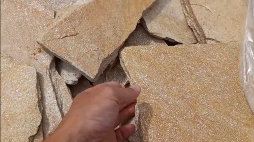 Плитняк златолит жёлтый золотистый для отмостки купить в Миассе