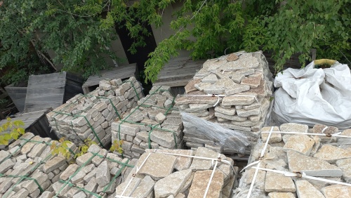 Гранитный плитняк галтованный для парковки купить в Миассе