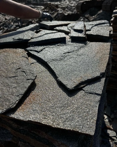 Плитняк златолит серебристый для фасада купить в Миассе